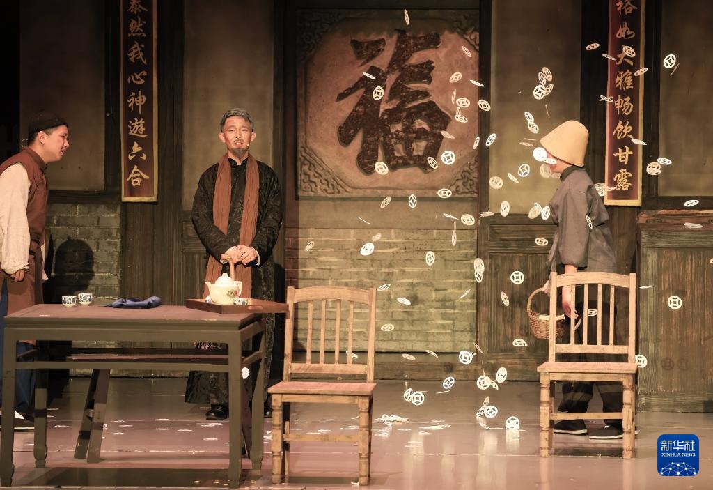 戏剧育人:北京中学生演绎《呐喊》《茶馆》 戏剧育人:北京中学生演绎《呐喊》《茶馆》
