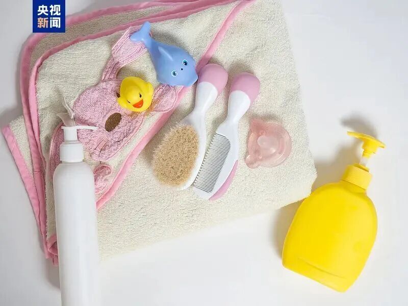 家长必看!儿童化妆品别乱选,收好这份选购手册→ 家长必看!儿童化妆品别乱选,收好这份选购手册→