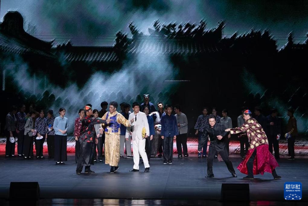戏剧育人:北京中学生演绎《呐喊》《茶馆》 戏剧育人:北京中学生演绎《呐喊》《茶馆》