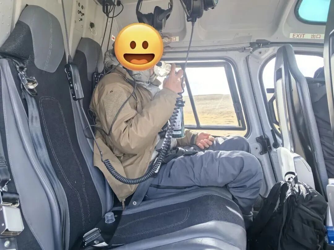 一“摩友”独自穿越青海哈拉湖无人区,因车辆故障被困,出现高反!警方出动直升机救援 一“摩友”独自穿越青海哈拉湖无人区,因车辆故障被困,出现高反!警方出动直升机救援