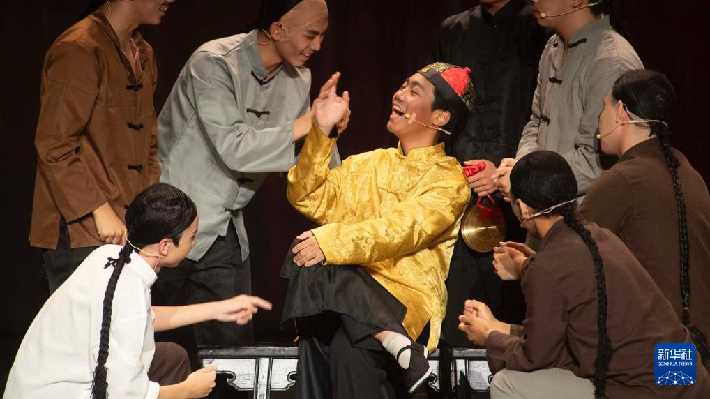 戏剧育人:北京中学生演绎《呐喊》《茶馆》 戏剧育人:北京中学生演绎《呐喊》《茶馆》
