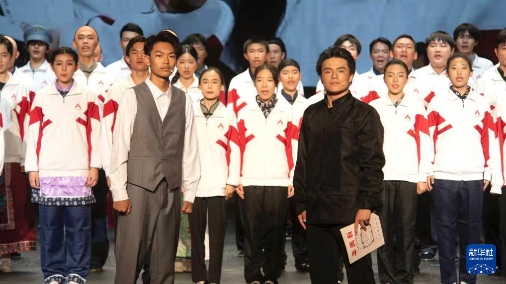 戏剧育人:北京中学生演绎《呐喊》《茶馆》 戏剧育人:北京中学生演绎《呐喊》《茶馆》
