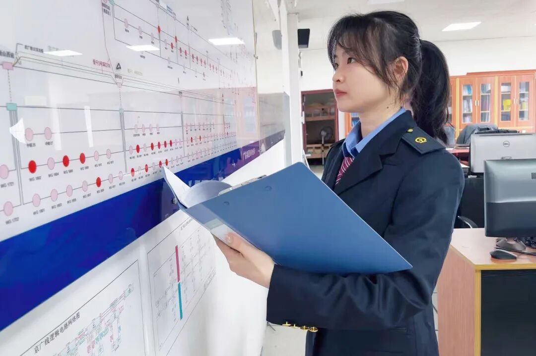 全局少有！“00后”女职工，拿下技师职称！