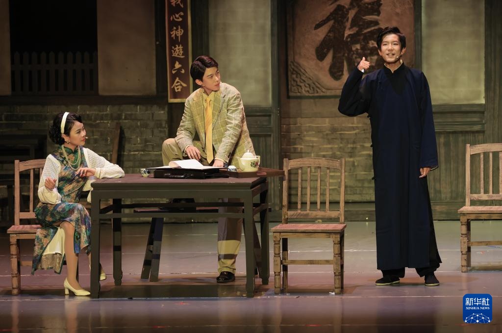 戏剧育人:北京中学生演绎《呐喊》《茶馆》 戏剧育人:北京中学生演绎《呐喊》《茶馆》