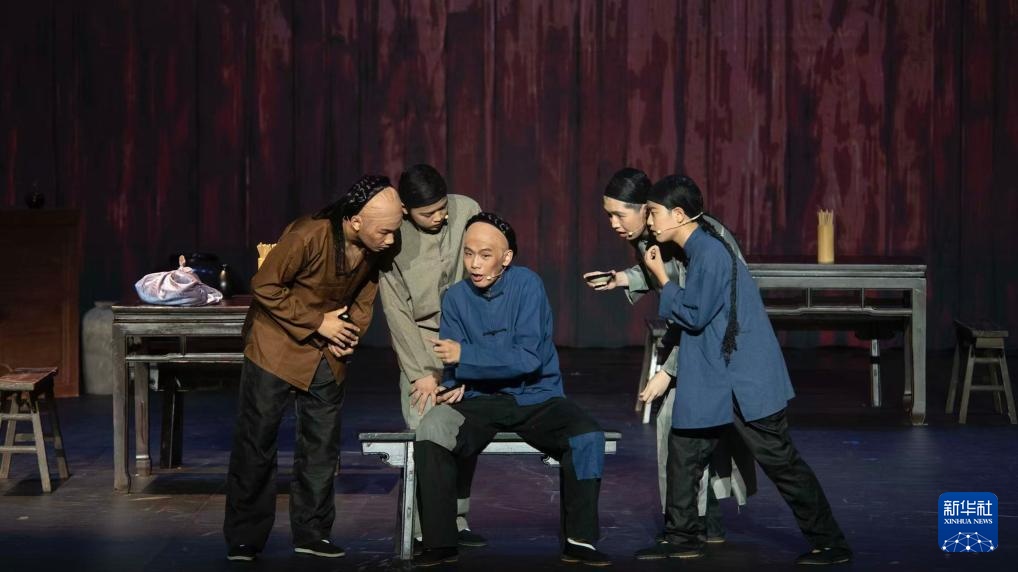 戏剧育人:北京中学生演绎《呐喊》《茶馆》 戏剧育人:北京中学生演绎《呐喊》《茶馆》