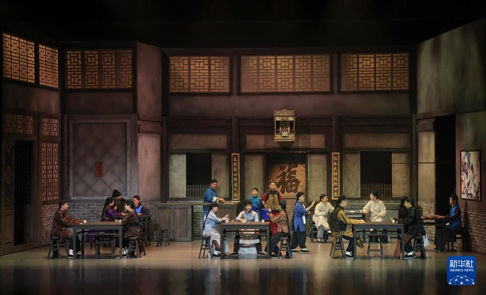 戏剧育人:北京中学生演绎《呐喊》《茶馆》 戏剧育人:北京中学生演绎《呐喊》《茶馆》
