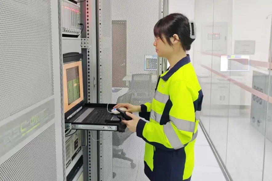 全局少有！“00后”女职工，拿下技师职称！