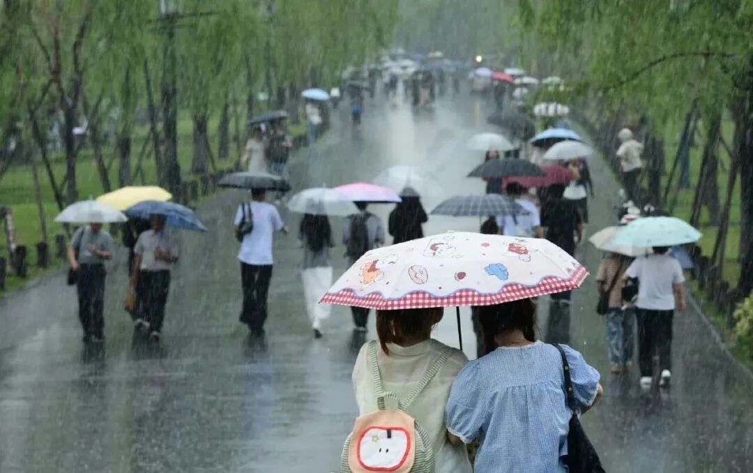 雨水明天突袭温州!这波真的猛,记得提前准备…… 雨水明天突袭温州!这波真的猛,记得提前准备……