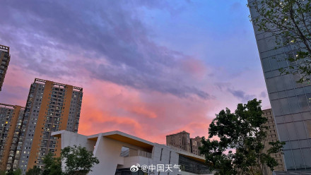 北京浪漫粉紫晚霞惊艳登场
