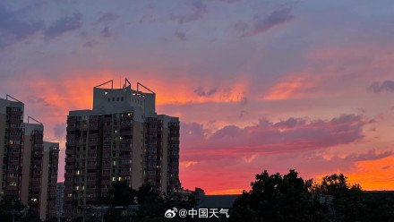 北京浪漫粉紫晚霞惊艳登场