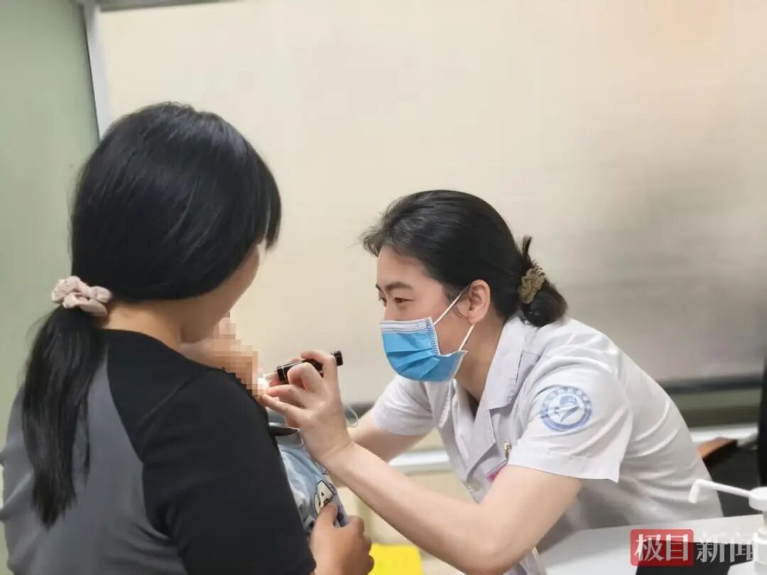 “弟弟怎么半夜学狗叫？”7岁姐姐一句话，救了弟弟一命