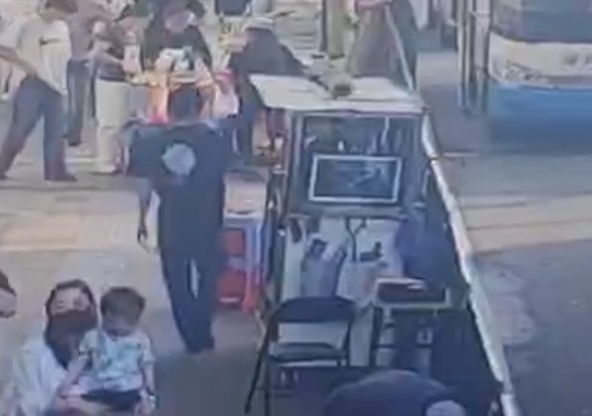 民警寻回手机，失主开心道：“今晚准时开唱”