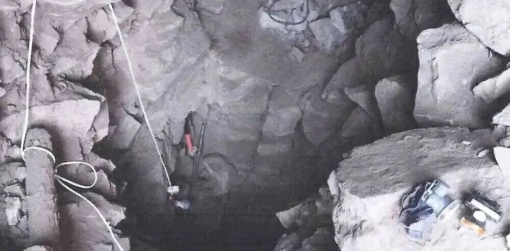 张某等人连盗汉墓2座、清末墓1座、古文化遗址2处，仅盗得铜带钩一枚，主犯获刑超10年