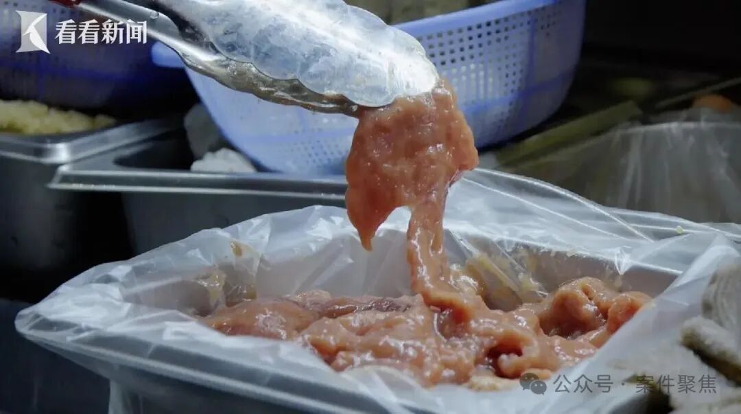 上海一餐馆制售假劣肉制品，6元成本敢卖70元！2人被控制