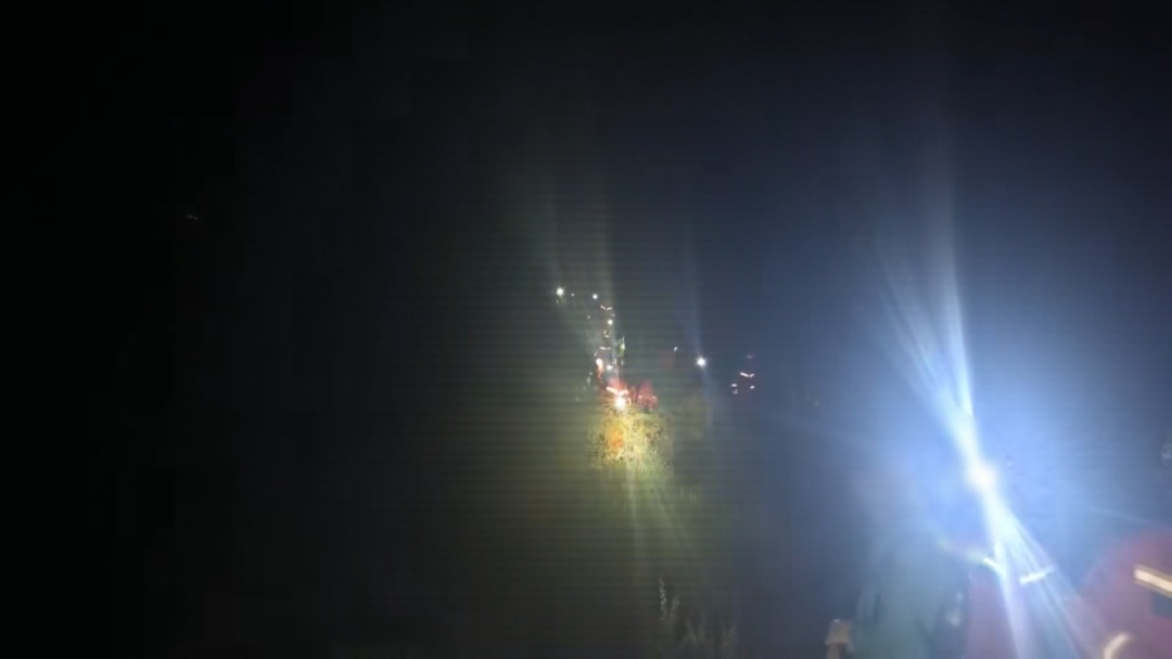 8名驴友登山被困&nbsp;消防夜间8小时搜救
