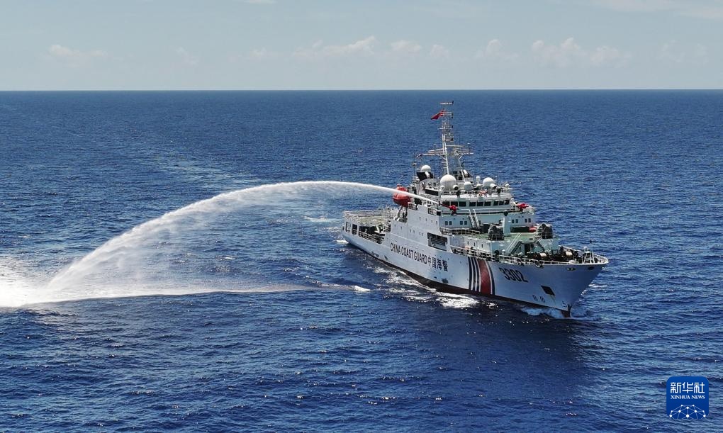 逐浪南海守蔚蓝