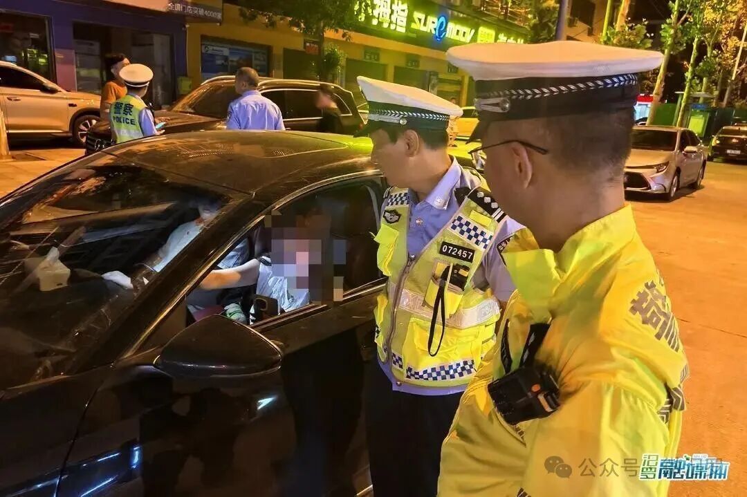 女子驾车途中喝鸡尾酒解渴被交警查获，因涉嫌酒驾，被罚款1000元、记12分