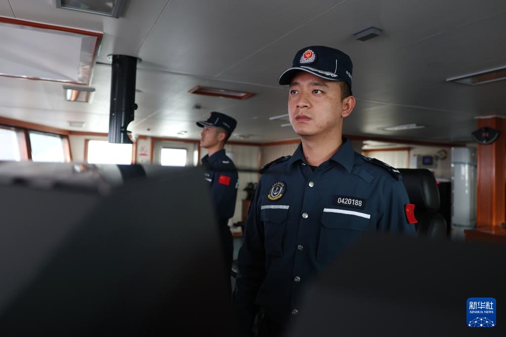 逐浪南海守蔚蓝