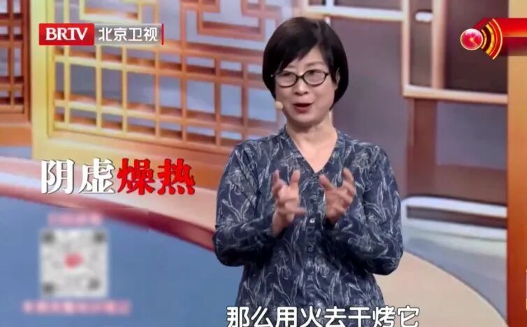 手上1个表现，你的血糖可能“失控”，两个“通络开关”掐一掐，手脚不麻、全身舒畅