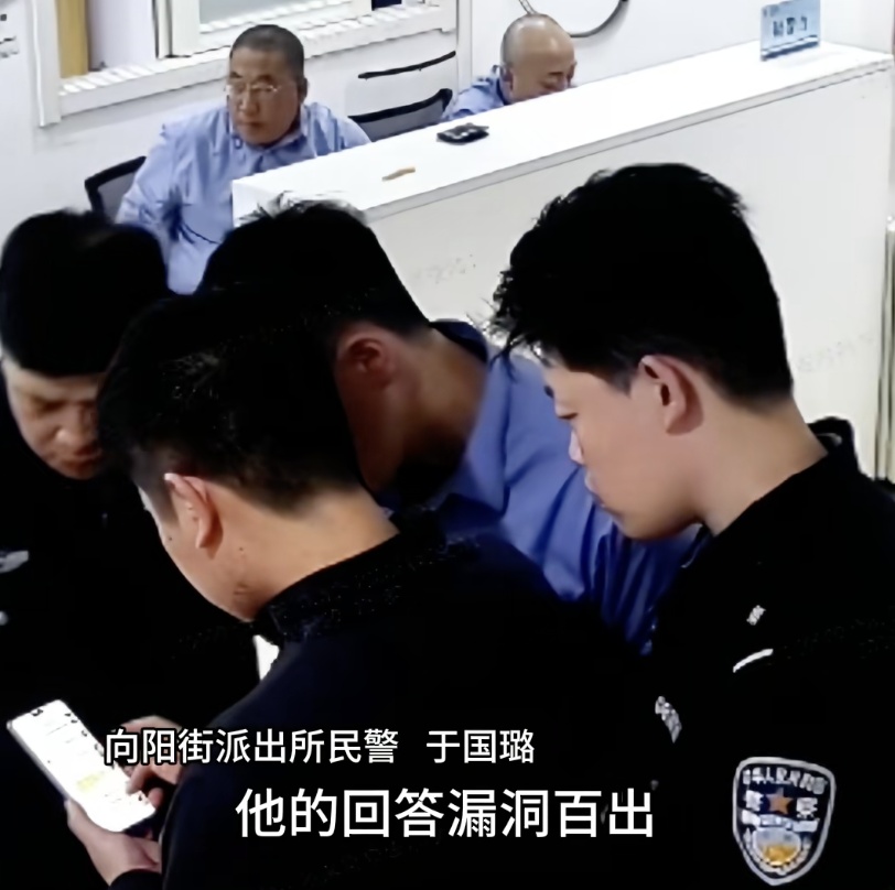 “我已经癌症晚期，舍不得这身警服”，男子深夜在派出所门口伤心大哭…剧情大反转