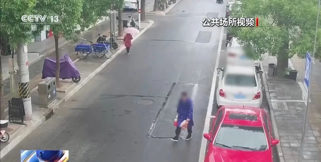 事发上海，男子砸金店偷走百万黄金！此前被辞退后假装上班，炒股亏光十几年积蓄