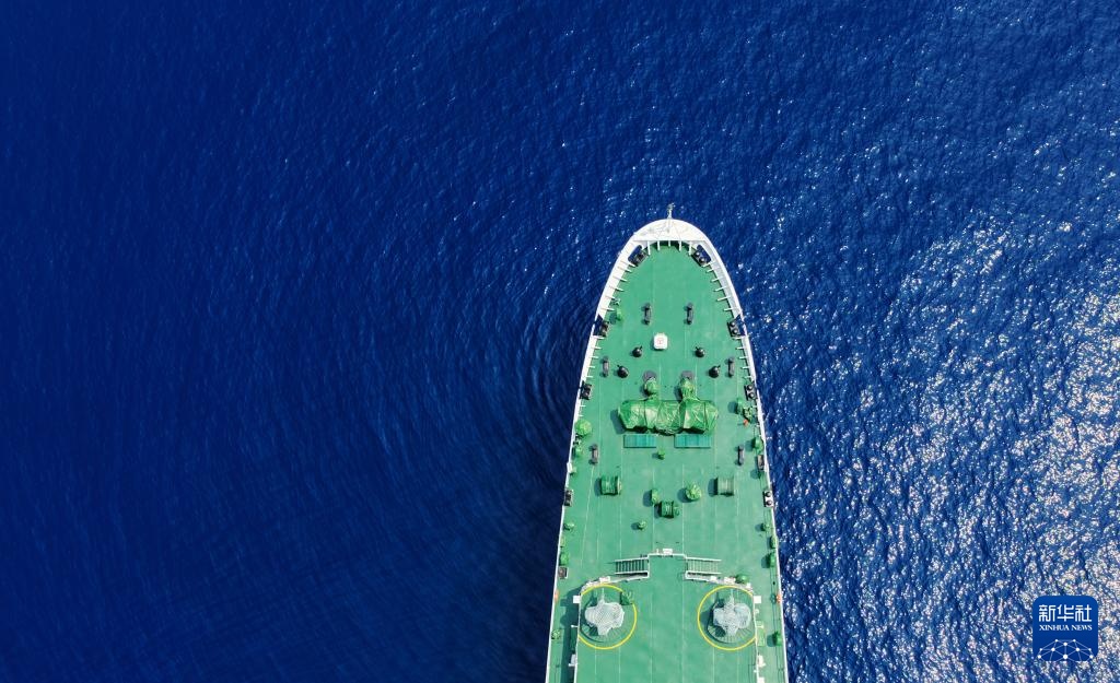 逐浪南海守蔚蓝