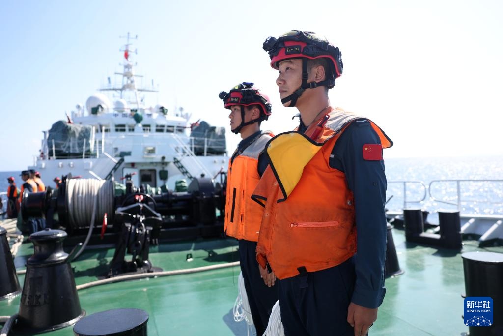 逐浪南海守蔚蓝