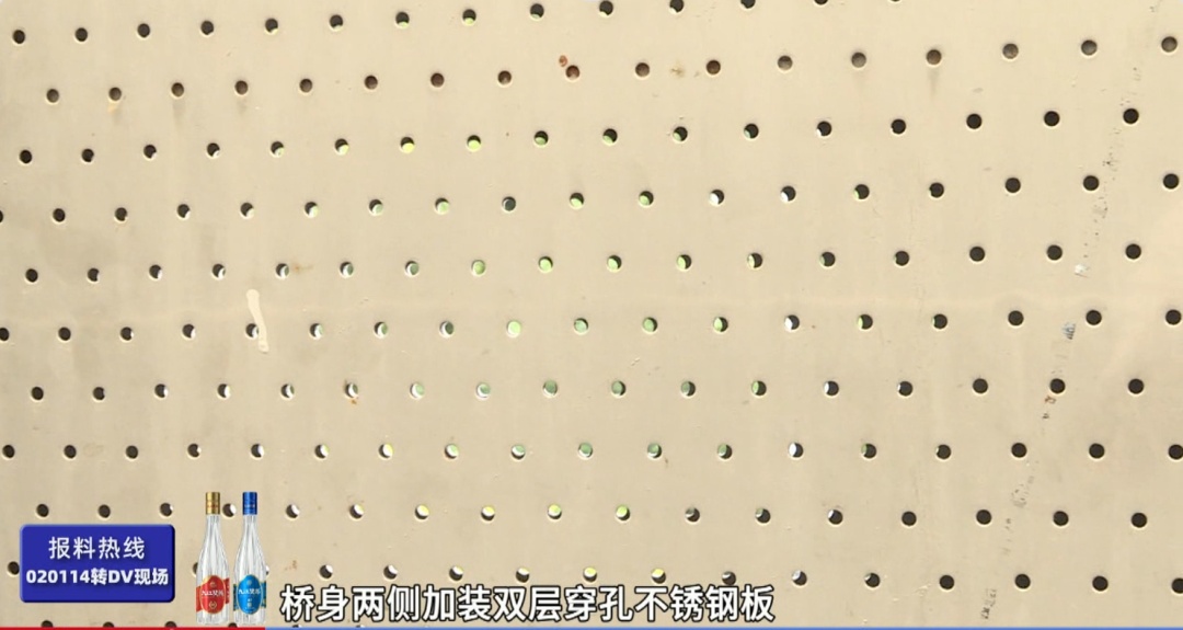 又见人行“桑拿”天桥，记者实测十分钟全身湿透，官方回应