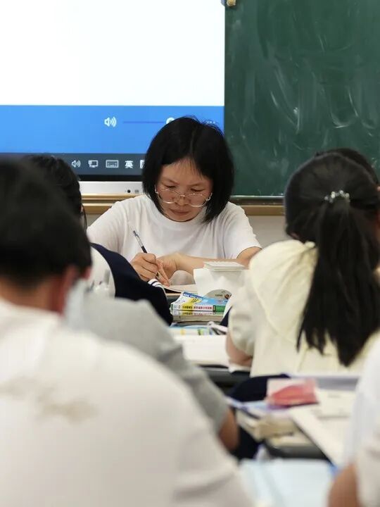 亲爱的同学,展信舒颜 亲爱的同学,展信舒颜