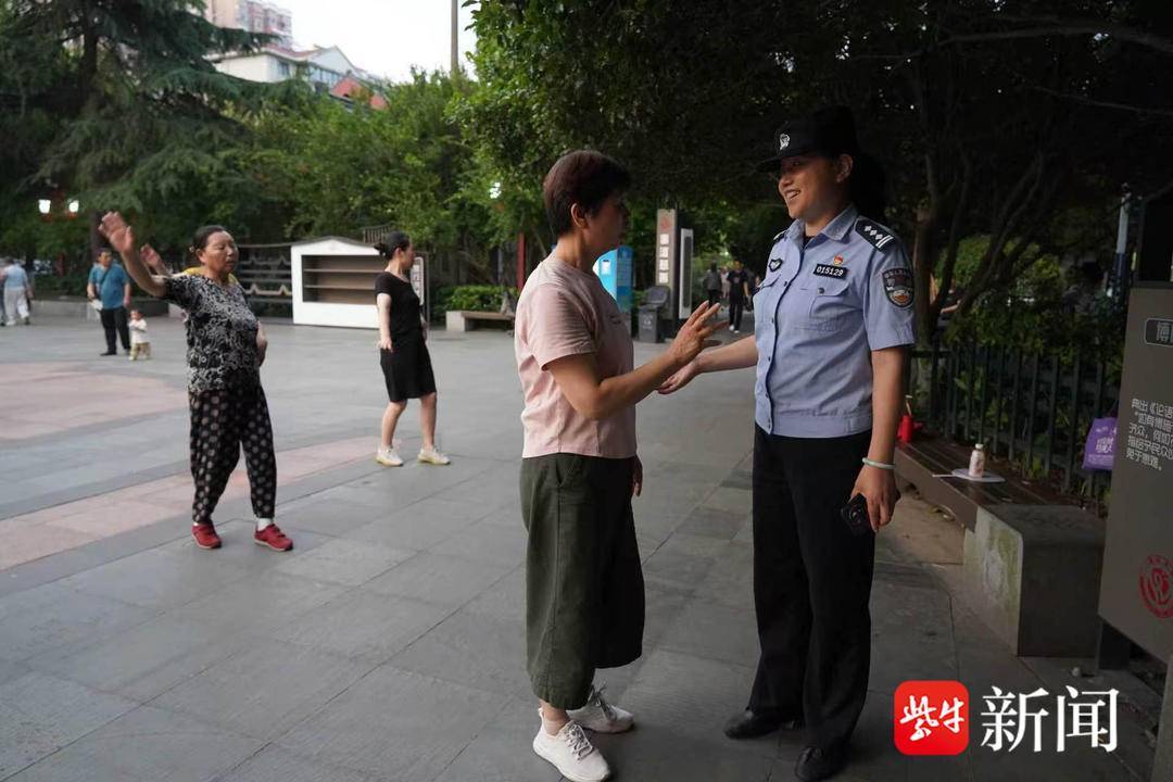 静音护考暖心上线!秦淮警方劝导降噪在行动 静音护考暖心上线!秦淮警方劝导降噪在行动