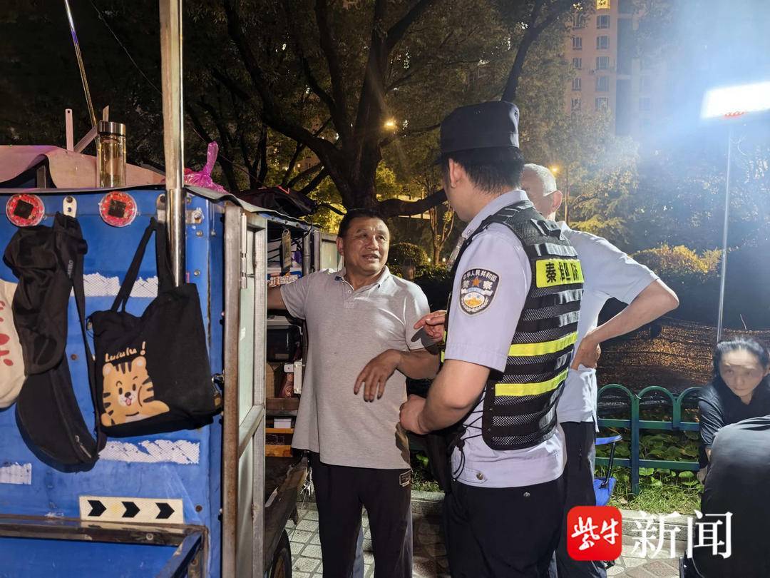 静音护考暖心上线!秦淮警方劝导降噪在行动 静音护考暖心上线!秦淮警方劝导降噪在行动
