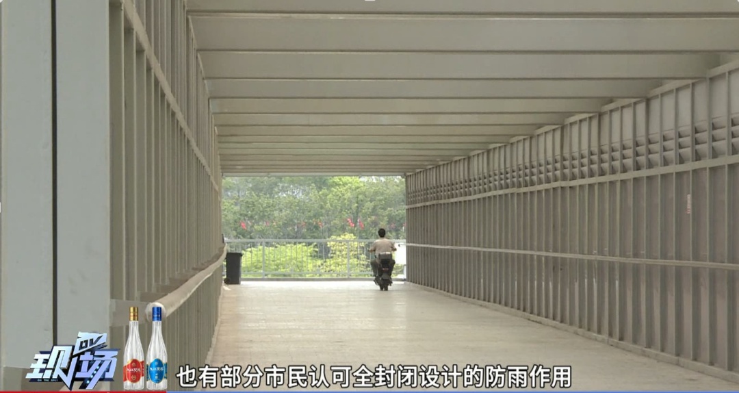 又见人行“桑拿”天桥，记者实测十分钟全身湿透，官方回应