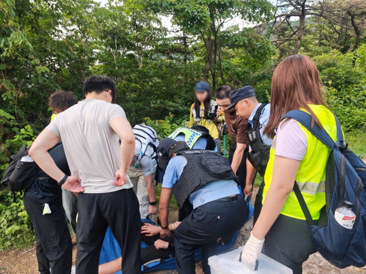 台州23岁小伙爬大雷山遭遇意外，救援队10分钟火速搜救！