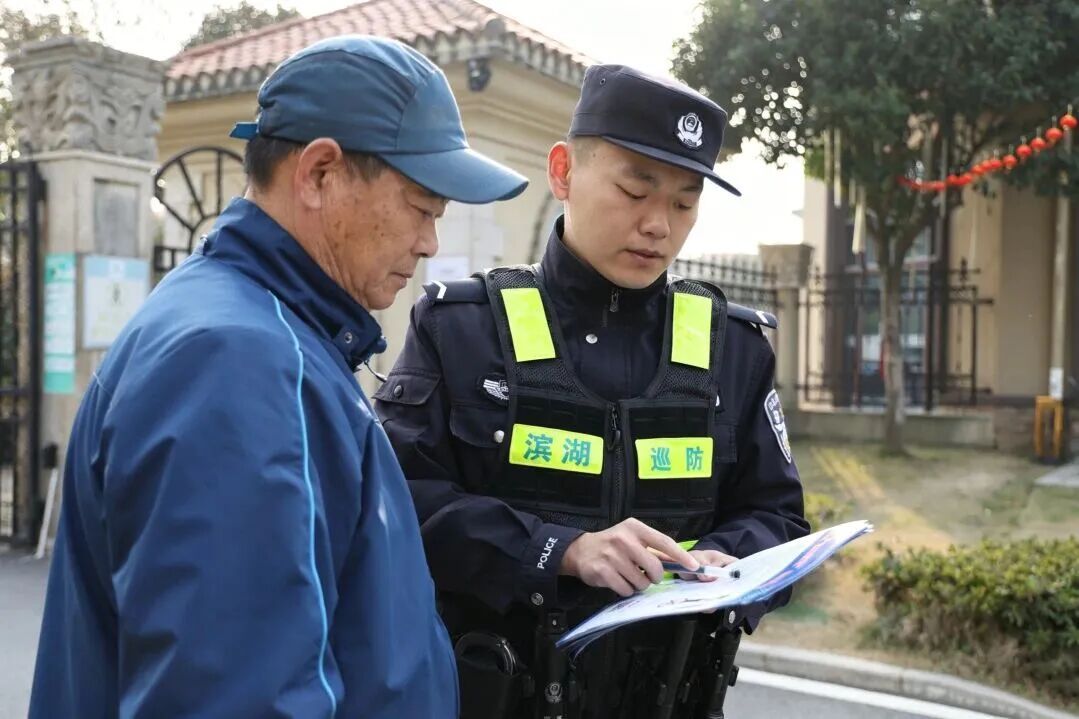 味道不对劲？“00后”民警鼻子灵心还细！