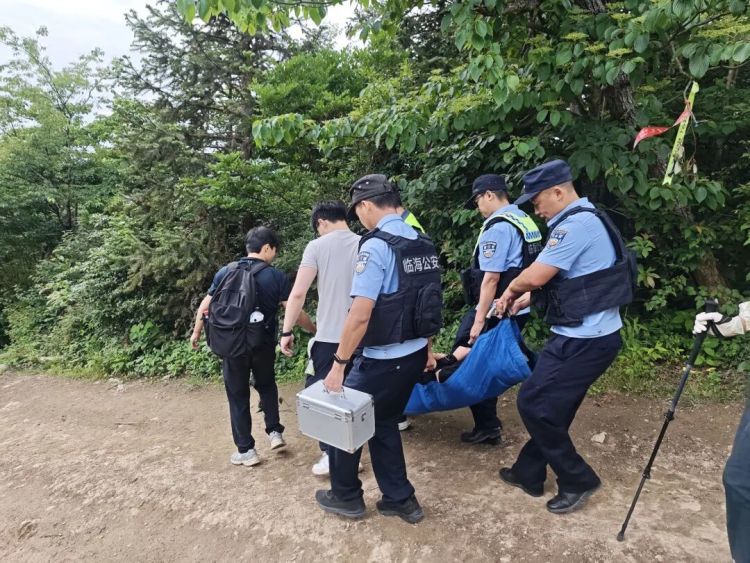 台州23岁小伙爬大雷山遭遇意外，救援队10分钟火速搜救！