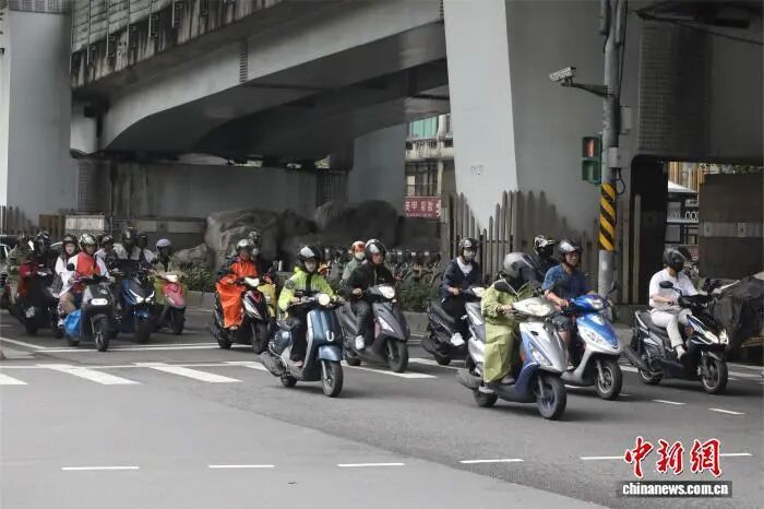 “张雪机车”在台湾走红,已有人赴大陆购车;“机车天堂”台湾,平均每100人就有62辆摩托车 “张雪机车”在台湾走红,已有人赴大陆购车;“机车天堂”台湾,平均每100人就有62辆摩托车