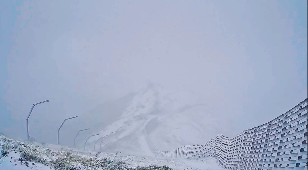 北京今天多地降水超50毫米,暴雨级别!还有地方“夏雪”了—— 北京今天多地降水超50毫米,暴雨级别!还有地方“夏雪”了——