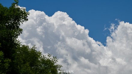 冷涡“滤镜”下的北京天空，美得像开了挂！