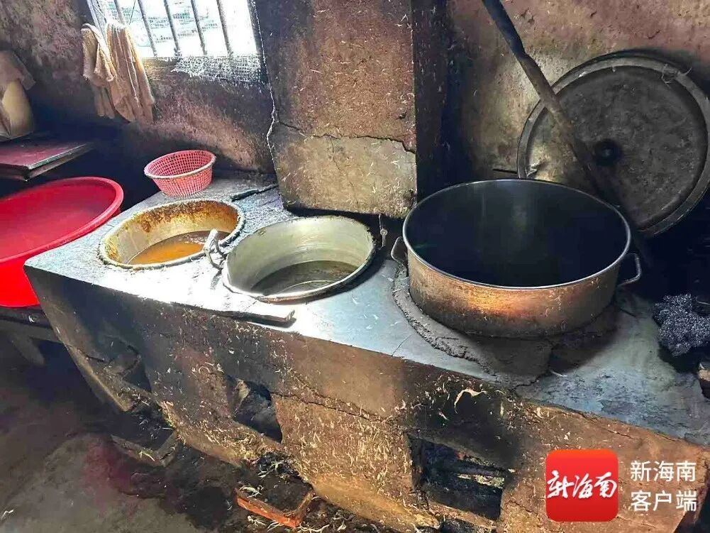 查处!海口美兰区4家肉制品黑作坊藏身民宅,网友:“太恶心了!” 查处!海口美兰区4家肉制品黑作坊藏身民宅,网友:“太恶心了!”
