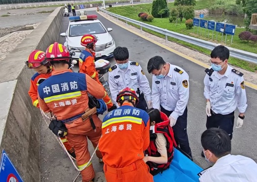 你还在盲目打卡“野景点”吗?上海一女子的遭遇敲响安全警钟 你还在盲目打卡“野景点”吗?上海一女子的遭遇敲响安全警钟