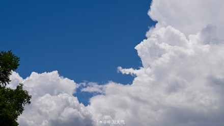 冷涡“滤镜”下的北京天空，美得像开了挂！