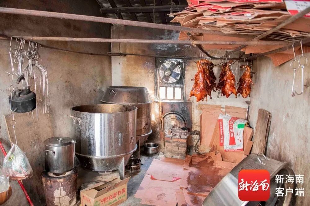 查处!海口美兰区4家肉制品黑作坊藏身民宅,网友:“太恶心了!” 查处!海口美兰区4家肉制品黑作坊藏身民宅,网友:“太恶心了!”
