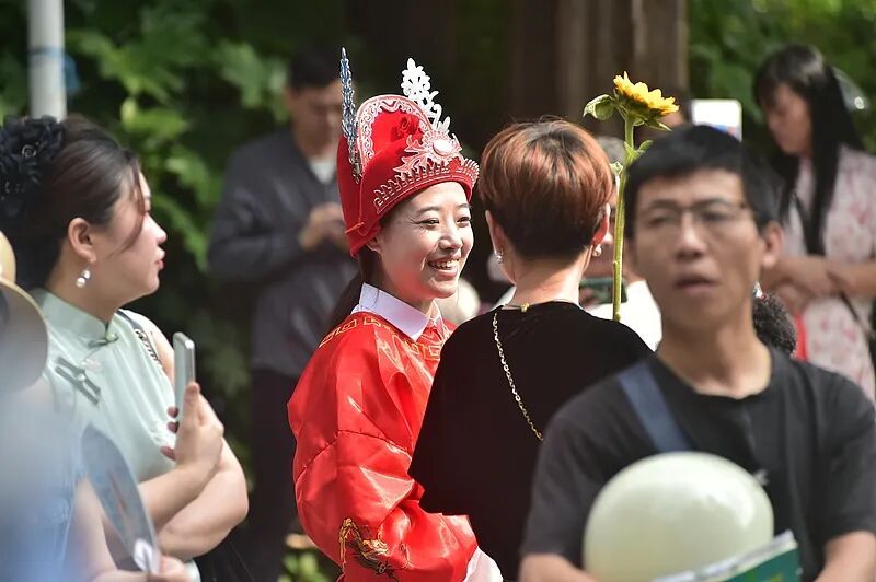 高考首日,这些瞬间让人印象深刻 高考首日,这些瞬间让人印象深刻