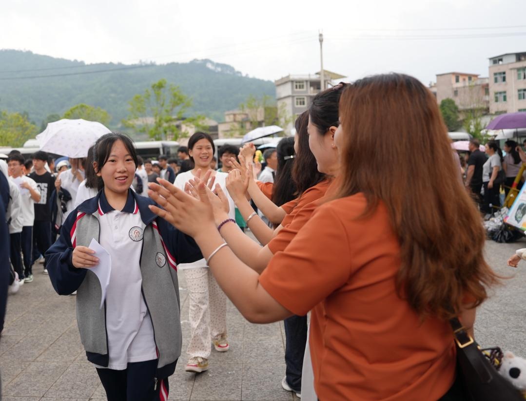 贵州镇远:多部门联动暖心护航 全力保障2026年高考 贵州镇远:多部门联动暖心护航 全力保障2026年高考