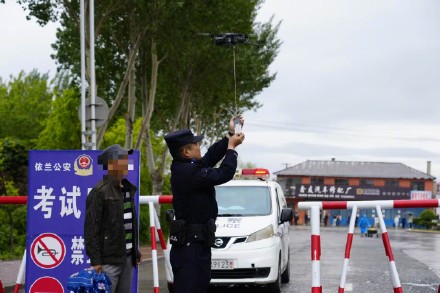 距开考仅半小时！警用无人机为考生“闪送”身份证，10分钟救场