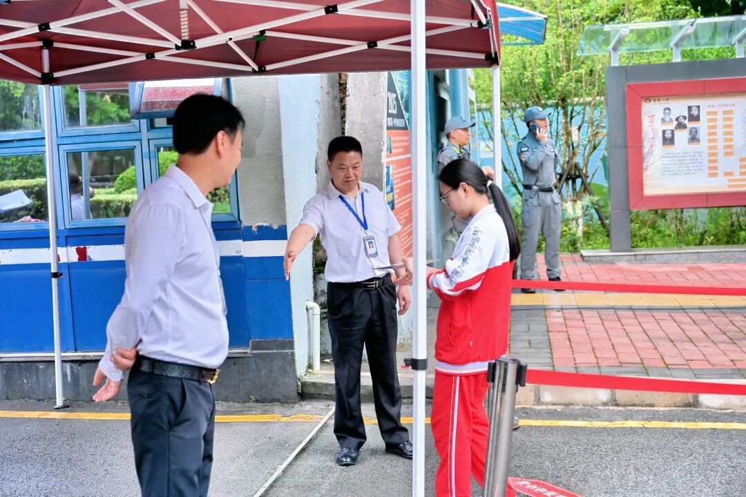 贵阳贵安全方位护航三万余名考生参加高考
