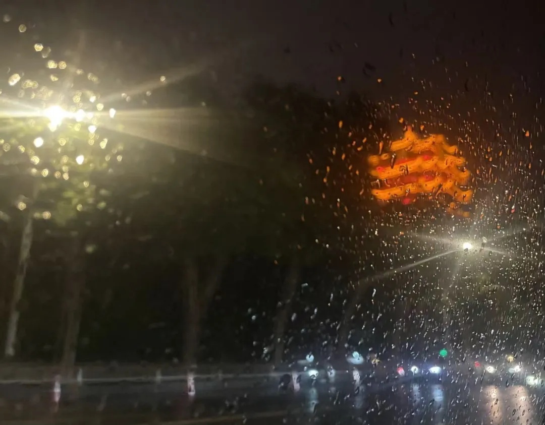 今天,请比昨天提前1小时出门 今天,请比昨天提前1小时出门