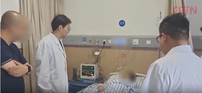 别掉以轻心！老人硬拖40年，脖子上长出13厘米“气球”，连医生都倒吸一口凉气
