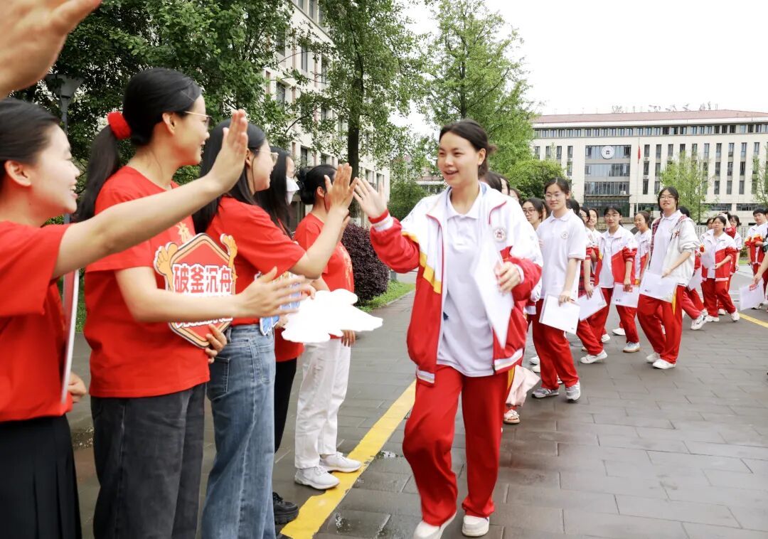 贵阳贵安全方位护航三万余名考生参加高考