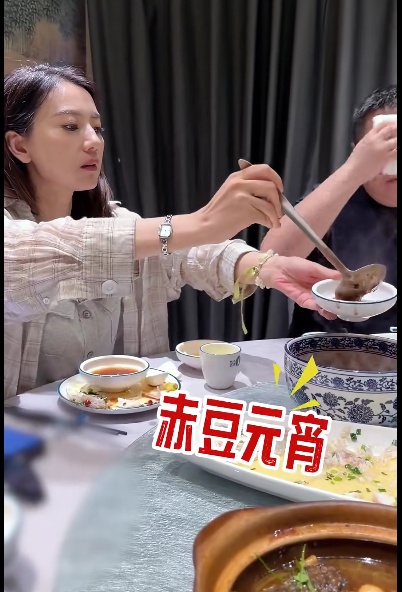 演员高圆圆:谁能拒绝南京鸭血粉丝汤! 演员高圆圆:谁能拒绝南京鸭血粉丝汤!